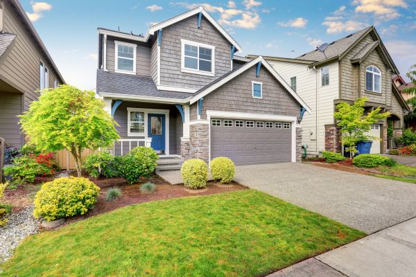 Curb Appeal Landscaping in Prior Lake
